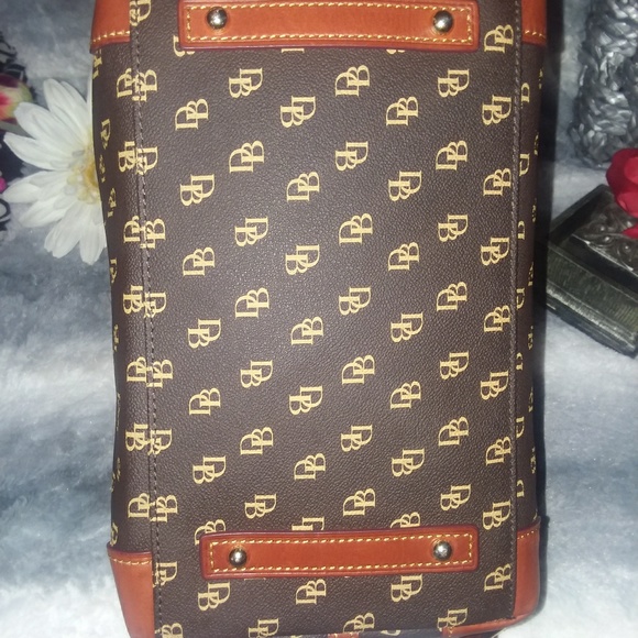 Authentic Dooney & Bourke "Gretta" Satchel. - Picture 5 of 8